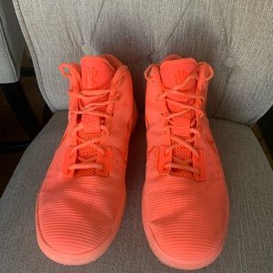 Nike Mango Kyrie Flytrap 10.5